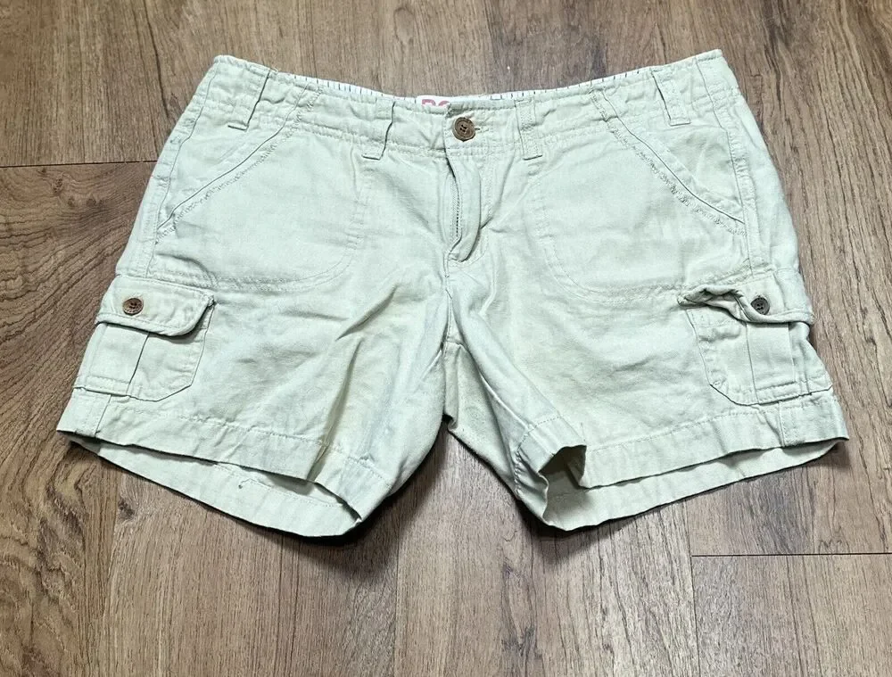 Roxy Women’s Beige Shorts Cotton Pockets Zipper Button Size 3 Ladies # 537